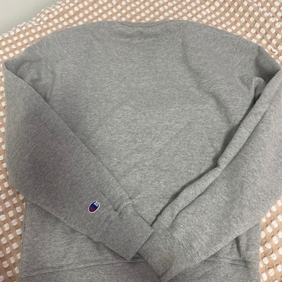 champion crewneck ⚡️ - Picture 2 of 3